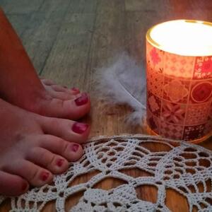 Pieds_entre_copine mym