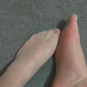 Pieds_femme_dor mym