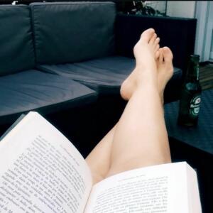Pretty_love_feet_girl mym