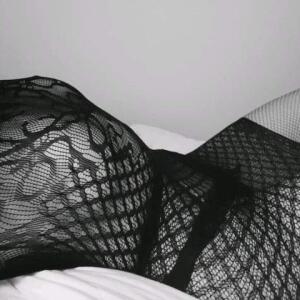 Raquel-curvy mym