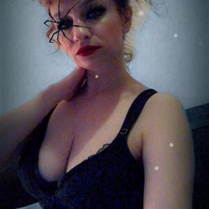 Rocknrollqueen456351 mym
