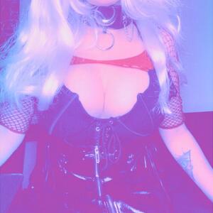 Rocknrollqueen456351 mym
