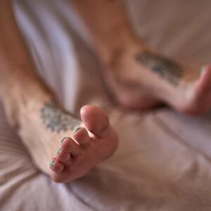 Romy_tattooed_feet mym