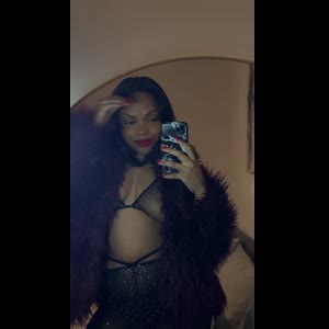 Rubymiller_off mym