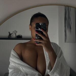 Rubymiller_off mym