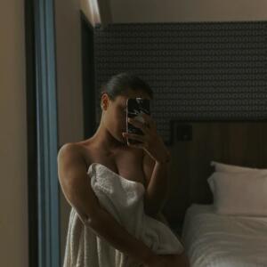 Rubymiller_off mym