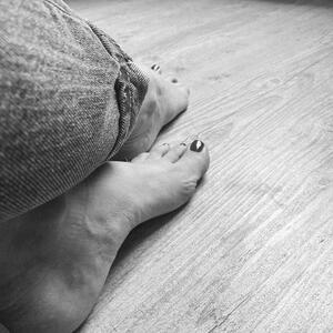 Sacha_prettyfeet mym
