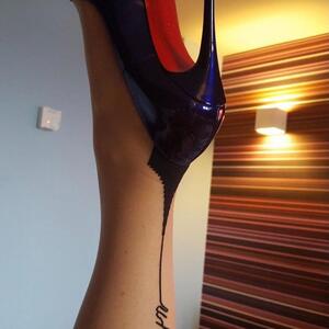 Salma_feet mym