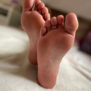 Sand_feet mym