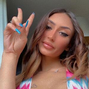 Saraah_hot mym