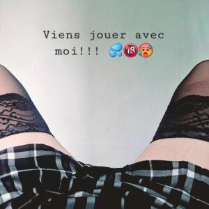Sarah_kiss mym