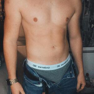 Sarah_strip mym