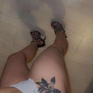 Sarah_strip mym