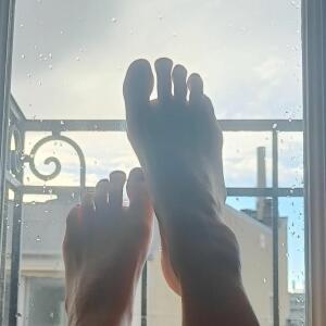Sassy_feet_in_paris mym
