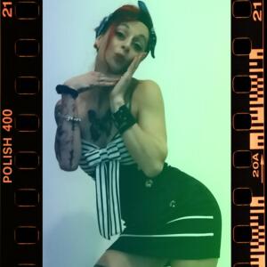 Scarlett_black mym