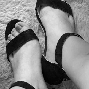 Sensuals_feet mym