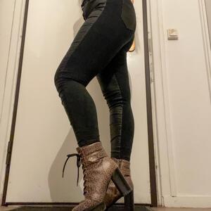 Sexy_blonde_luna mym