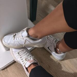 Sexy_feet_girls mym