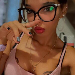 Sexy_latina__ mym