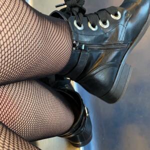 Sexy_little_feet_ mym