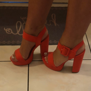 Sexy_little_feet_ mym