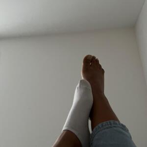 Sis_feet mym