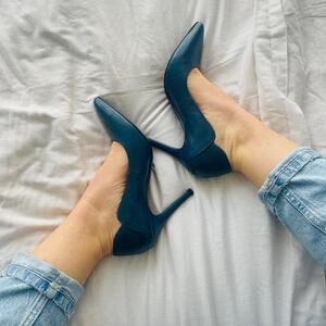 Sky_undertheankle mym