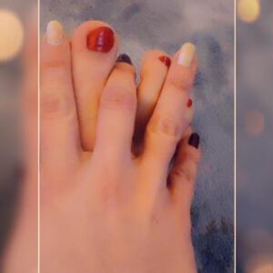 Suck_my_feet_baby mym