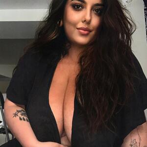 Sucubecurvy921103 mym