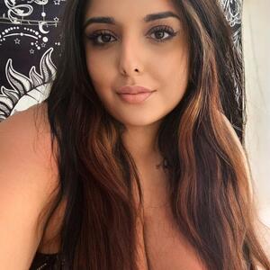 Sucubecurvy921103 mym
