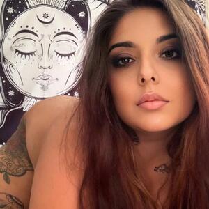 Sucubecurvy921103 mym
