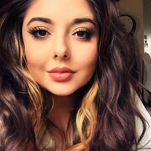 Sucubecurvy921103 mym
