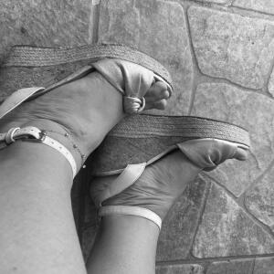 Summer_frenchiefeet mym