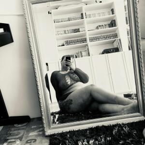 Suzy_curvy mym