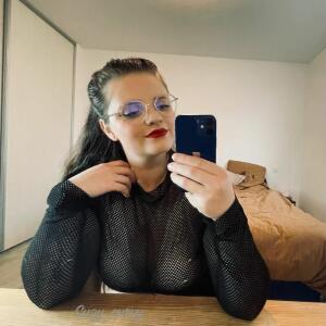 Suzy_curvy mym