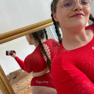 Suzy_curvy mym