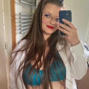 Suzy_curvy mym