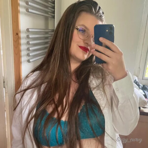 Suzy_curvy mym