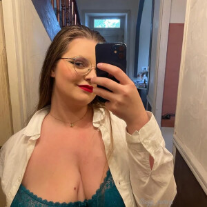 Suzy_curvy mym