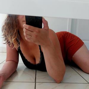 Sweet_curly mym