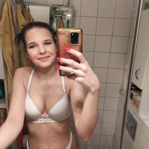 Sweet_lollypopgirl mym