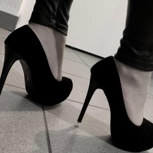 The_french_veronika_in_heels mym