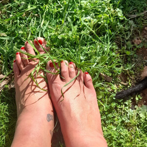 Tia_feet39 mym