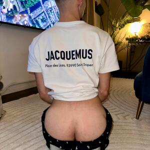 Tiagoo_hot mym