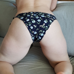 Timide_mais_coquine mym