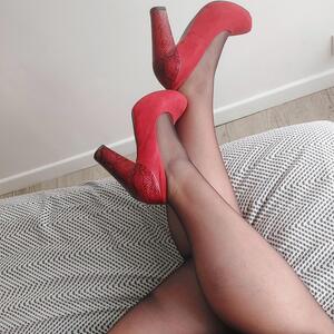 Twobeautyspots mym