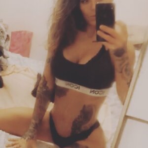 Uniquepetite mym