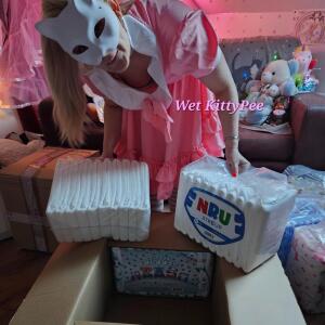 Wet-kittypee mym