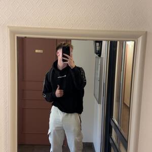 William_hot mym