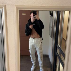 William_hot mym